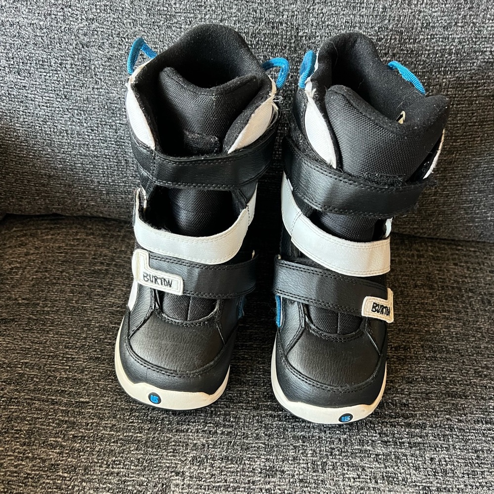 Youth Burton boots size 3